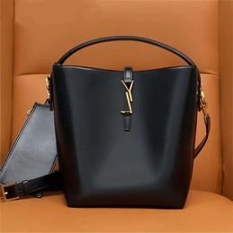 Shoulder Bags New Le 37 Designer Black Shiny Leather Bucket Bag Women Crossbody Tote 2-in-1 Mini Purse High Quality Handbags M1