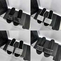 Classic Rhinestone Summer Slippers Women Flat Luxury Outdoor Flip Flops channelies Women Sandals 2024 Design Crystal slipper beach Flops pool slides