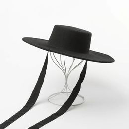 Wide Brim Felt Hat Flat Top Winter Boater Hats for Women Men Ribbon Lace Up Hat Chin Strap Fashion Wool Hat Ladies Ourdoor Hat240327