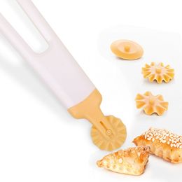 Plastic Baking Tool Pull Net Wheel Pizza Pastry Lattice Roller Cutter Kitchen Ravioli Maker Cutters Square Round Pizza Cutting