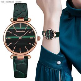 Wristwatches Sell Well Minimalist Strip Rhinestone Womens Fashion es 2023 Ladies Serpentine Leather Wristes Female Quartz Clock240409