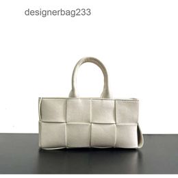 Designer bottegss Luxury Bag New Bags Commuter Womens Small Arco Large Capacity Tote Leather Totes Woven Handbag Simple Venetass Texture 2024 Handbags PAH1