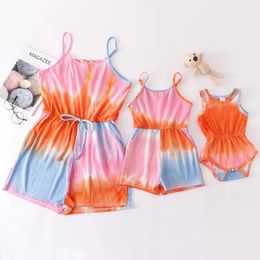 Family Set OnePiece Mother Daughter Overall Dresses Tank Mom Baby Mommy and Me Matching Clothes Fashion Women Girls Jumpsuits 240327