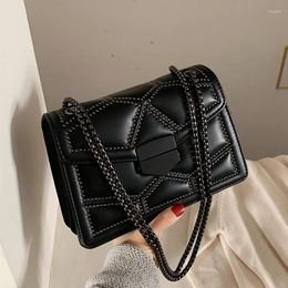 Omuz çantaları vintage küçük perçin flep zinciri messenger crossbody kadın çanta moda bayanlar debriyaj gündelik kotlar kadın çanta