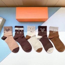 Wholesale socks designer luxury men's brand-name women's socks 100% cotton sports socks fashion Amikaki ankle socks cotton for men and women.