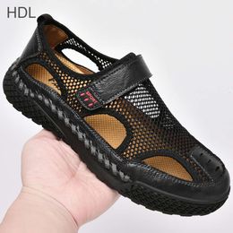 Large Size Sandals for Summer Wear Breathable Mesh Surface Anti Slip Wrap Slippers Mens Outdoor Sports Thick Soled