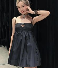 Moda Luxo Summer Mulheres Nylon Hollow Out Dresses Design Marca Dresco sem mangas Lady Lady Casual Dresses Preto Designer Feminino Vestido Elegante