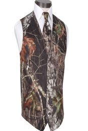 2020 New V Neck Camo Mens Wedding Vests Outerwear Groom Vest Realtree Spring Camouflage Slim Fit Mens VestsVestTie5758742