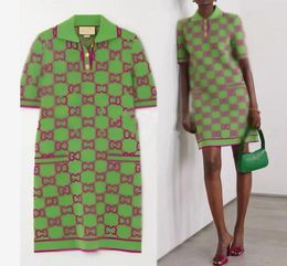 Brandneue Frauen trendige gestrickte Kleider geprägt 3D Relief Letter Print G Damen Kleid Fahion Street Rock Kleid