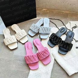 Womens designer slippers Matelasse nappa leather flat slides sandals begonia pink beige fuchsia light blue white fashion women summer beach rubber slipper sandal