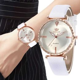 Wristwatches Luxury Women es 2023 Simple Diamond Design Lady Quartz Fashionable White Leather Dress Gifts Wristes240409
