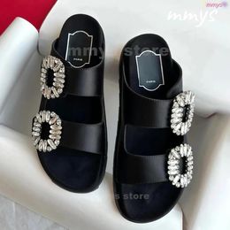 new Rogvier Flash diamond Slippers RV beach sandal luxury Designer buckle womans summer Casual Slide platform Shoe Black white Flat heel rubber outdoors sandale