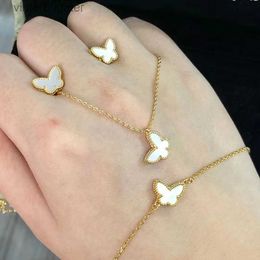 Top Luxury Fine Women Designer Necklace 925 Sterling Silver Vancefe Butterfly Necklace Plated with 18k White Fritillaria Designer High Quality Choker Necklace