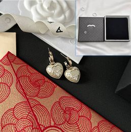 Ohrringe Luxus goldplattierte Ohrringe Messingmaterial Designer Herzförmiges Design romantische Liebe Hochzeit Geschenk hochwertiger Schmuck Ohrringe Box Party