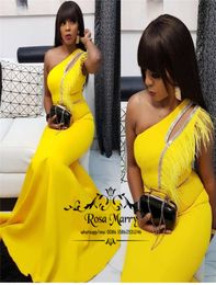 Sexy Yellow Feather Mermaid Evening Dresses 2020 Plus Size One Shoulder Long Satin Cheap African Formal Reception Dresses Evening 9373956