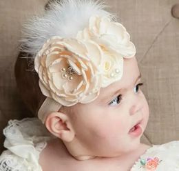 10 datorer / Lot Feather Stain Flower Baby Girl Pannband med spandex Elastic Band Pearl Rhinestone Headwear Kids Hair Accessories 240328