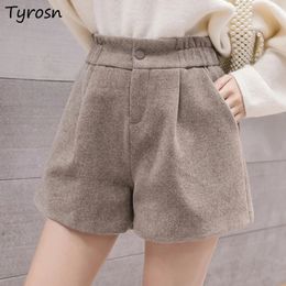 S5XL Woolen Shorts Women Warm Harajuku Loose High Waist Short Elegant Button Pocket Wide Leg Trouser Lady Clothing Stylish 240409