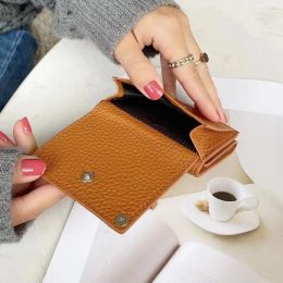 Mini Short Women Wallets Genuine Leather Snapped Flap Coin Purse With Rivet Brand Design Grained Cowhide Billfold Trifold Wallet