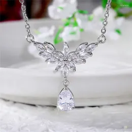 Pendant Necklaces Huitan Gorgeous Bridal Wedding Necklace Creative Teardrop CZ Delicate Women's For Party High Quality Jewelry