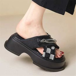 Slippers Thick Soled for Women Summer Chain Denim Chunky Heel Fashion Cross Slides Open Toe Outdoor Beach Woman Walking H240409 U0W9