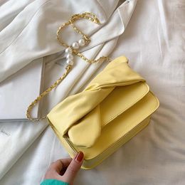 Shoulder Bags Vintage Women's Bowknot Design PU Leather Pearl Chain Underarm Bag Casual Ladies Solid Colour Small Flap Handbags