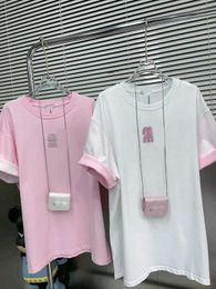 Frauen-T-Shirt-Designerin Miu Sommer Neuer modischer Strassbrief Einfacher lässiger, vielseitiger Kurzarm-T-Shirt mit Tasche Q33D