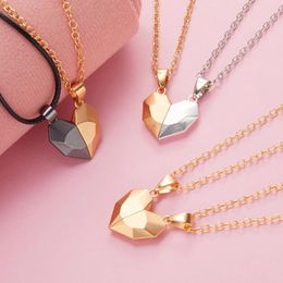 Pendant Necklaces 2PCS/SET Couple Necklace Attarction Between Lovers Heart Magnetic For Women Men Valentine's Day Fashion Gift