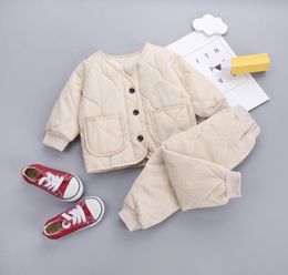 2010 Baby Girlsboys Sweater quente e quente conjunto de roupas para crianças conjuntos de roupas infantils infantis de outono de inverno parkas roupas lj2008406438