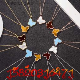 Top Luxury Fine Women Designer Necklace S925 Sterling Silver Shell Butterfly Necklace Womens Fashion Classic Inlaid White Designer High Quality Choker Necklace