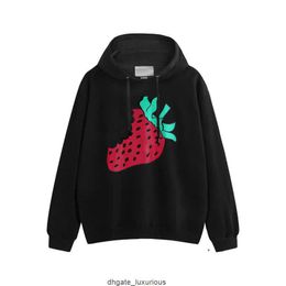 Men Ladies Hoodie High Quality Designer Strawberry Pattern Hoodie Warm Sweater Fashion Pullover Sweatshirt Long Sleeve Loose Couple Top Size S-6XL