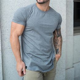 Plain Color Men Fitness T-shirt Mens Sporting Skinny Tee Shirt Male Gym Running Quick Dry T-shirt Casual Sports Clothing 240408