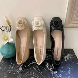 New Women Gentle Low-heeled High-heeled Fashion French Style Square Toe Shallow Mouth Thick Heel White Single Shoes