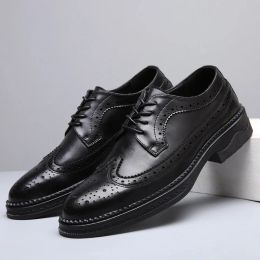 Boots Black Gentleman Dress Shoes Men Brogues Oxford Shoes High Quality Suit Shoes for Men Classic Men's Business Leather Shoes Casual