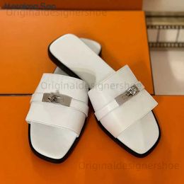 Slippers New Silver Buckle Flat Slippers Round Toe Belt Buckle One-Line Sandals Summer Fashion Casual Comfortable Flat Womans Slippers T240409