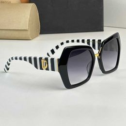 Sunglasses Mens and Womens Cool Poison Tongue Glasses Rectangle Plate Frame DG4377 Fashion Designer Sunglasses Beach Party Street Snake Pattern Sunglasses Legs wi