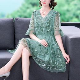 Casual Dresses Women Embroidery Floral Silk Ruffled O-Neck Sexy Midi Dress Summer Beach Style Butterfly Slevee 2024 Korean Elegant