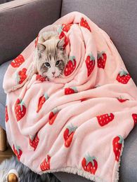 Blankets Strawberry Pink Throw Blanket Super Soft Warm Bed Blankets for Pets Cats and Dogs All Season Cosy Flannel Plush Blanket