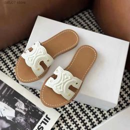 Slippers Sandals Large flat bottom flip flops for women wearing new summer French style small sandals Triumphal Arch beach H240410