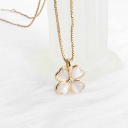 Pendant Necklaces Delicate Womens Fashion Magnetic Fold Heart Necklace Cute 4 Heart Clover Necklace Womens Birthday Jewellery Gifts 240410