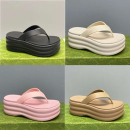 New Platform Slippers Women Thong Sandals Beach Flip Flops Designer Rubber Shoe Summer Cool Soft Slipper Outdoor Shoes With Box 554