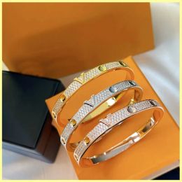 Fashion Gold Designer Bangle Full Diamond Letters Gold Bracelets Jewellery