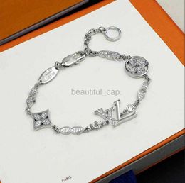 Klassische Designer Charme Armbänder Frauen Titanium Stahl Diamantverbindungskette Charme Armbänder Fashion Geschenk UU87262