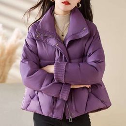 Small Down for Women in Winter 2023, New Fashionable Western-style Small Stature, Super Beautiful Short Bread Jacket