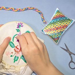 Cross Stitch Embroidery Needle Insert Bag DIY Sewing Knitting Threads Pin Pouch Handmade Art Printed Colourful Craft Tool Kit