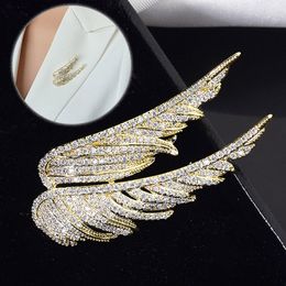 Elegant Rhinestone Angel Wings Brooches For Women Lapel Pin Clothes Decor Sparkling Feather Designer Brooches Jewelry Gifts