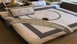 Cotton Bedding Sets 4pcs Fashiion Designer Colorful Letter Strip Printing BedClothes Pillow Case Flat Sheet Adult Soft Queen Size 9071321