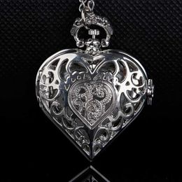 Pocket Watches Hollow Heart-Shaped Quartz Pocket With Silver Necklace Practical Popular Lady Pendant Gift Fob es Y240410