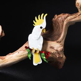 Handmade Acrylic Animal Parrot Brooches for Women Men Lovely Sitting Pet Casual Party Brooch Pin Gifts Jewelry Accessories