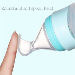 High quality baby silicone squeeze feeder baby food supplement feeding bottle fruit puree starch feeding baby feeding spoon
