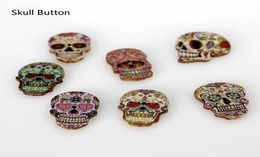 WB22 whole Mixed Random 2 Holes skull Shape Wood Wooden Button for Sewing Crafting Pack of 100 painted woodden buttons7106349